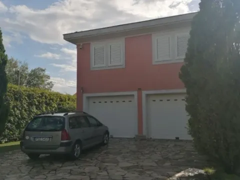 Izdavanje, kuća, 350m², Donja Gorica, Podgorica - image 11