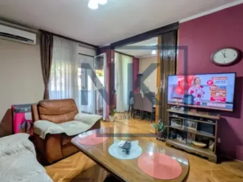 Prodaja, dvosoban stan, 64m², Stari Aerodrom, Podgorica - image 3