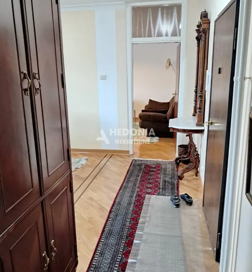 Rent, two bedroom apartment, 65m², Stari Grad, Beograd