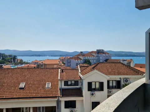 Izdavanje, jednosoban stan, 50m², Centar, Tivat - image 2