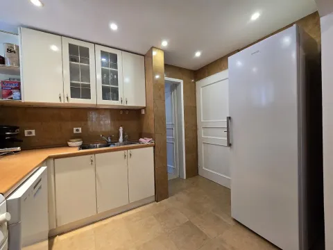 Sale, house, 180m², Zlatica, Podgorica - image 17