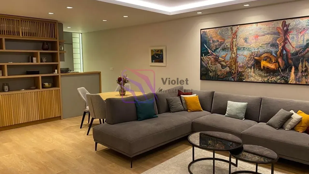 Izdavanje, dvosoban stan, 120m², Centar, Podgorica
