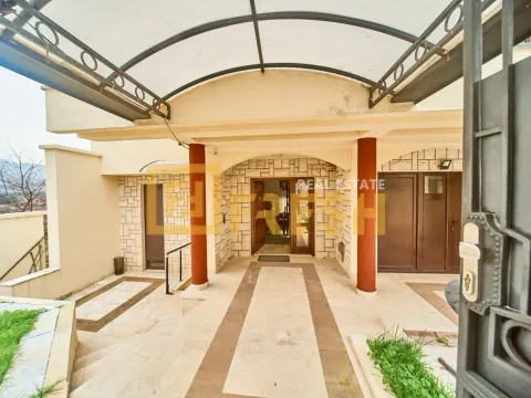 Rent, house, 280m², Gorica C, Podgorica - image 17