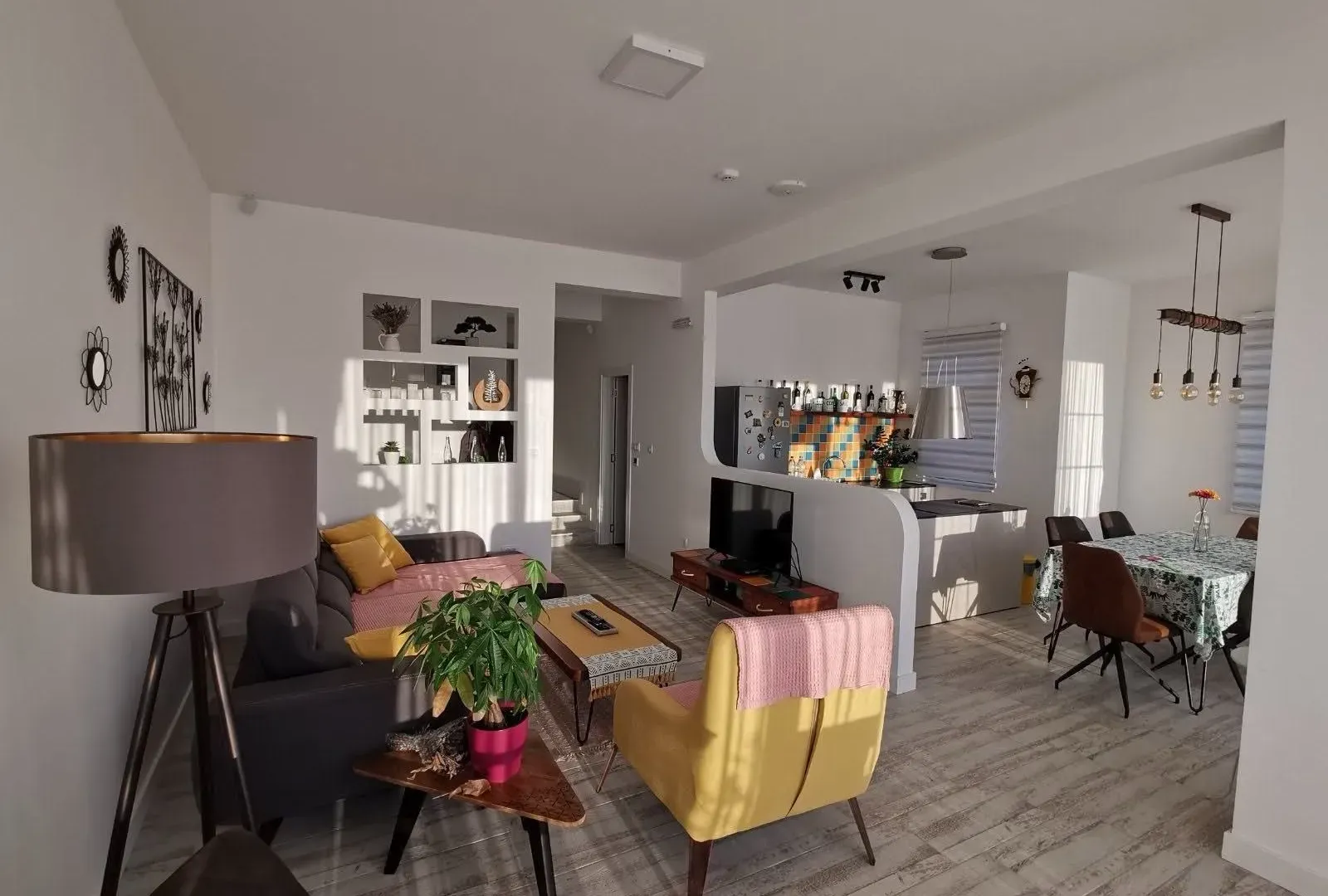 Izdavanje, kuća, 110m², Kava, Tivat