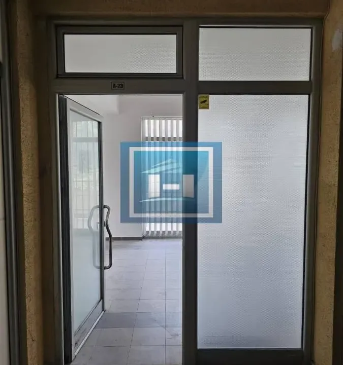 Izdavanje, poslovni prostor, 38m², Centar, Vranje