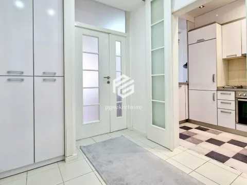 Izdavanje, jednosoban stan, 60m², Stari Aerodrom, Podgorica - image 10