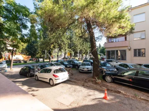 Rent, office space, 85m², Centar, Podgorica - image 11