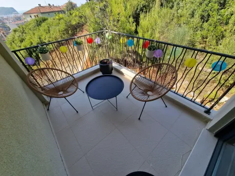 Rent, one bedroom apartment, 46m², Budva, Crna Gora - image 12