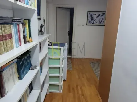 Prodaja, jednosoban stan, 39m², Centar, Podgorica - image 4