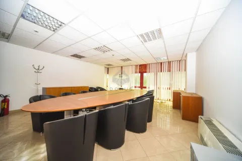 Rent, office space, 414m², Preko Morače, Podgorica - image 2