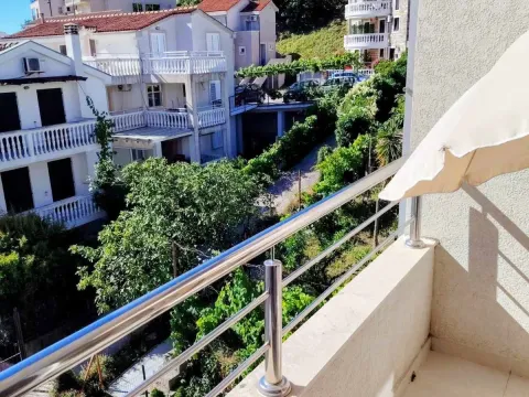 Rent, two bedroom apartment, 70m², Maslinjak, Budva - image 12