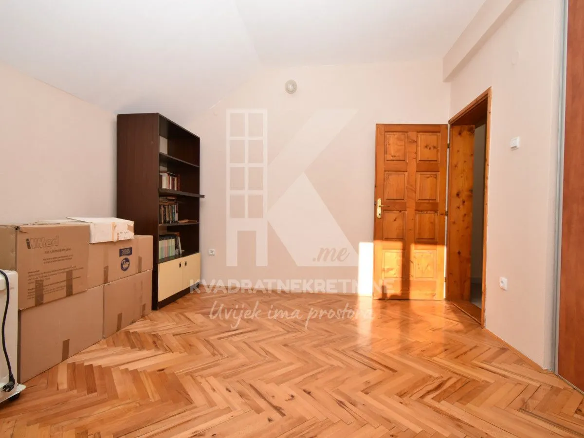 Prodaja, kuća, 160m², Murtovina, Podgorica