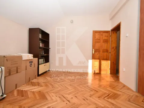 Prodaja, kuća, 160m², Murtovina, Podgorica - image 18
