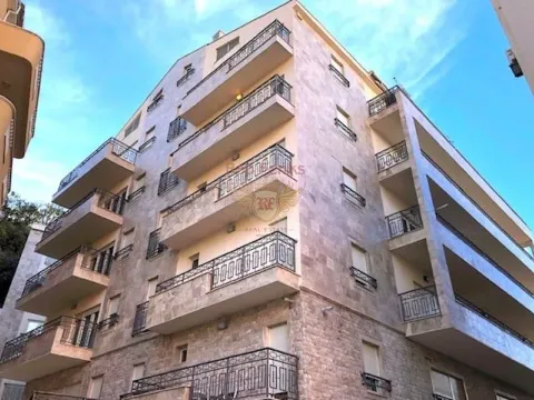 Prodaja, jednosoban stan, 74m², Budva, Crna Gora