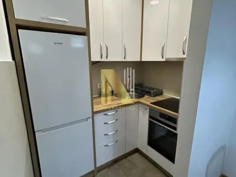 Izdavanje, jednosoban stan, 42m², Bulevar Evrope, Novi Sad Sve Podlokacije - image 5