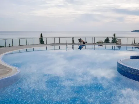 Sale, two bedroom apartment, 87m², Bečići, Budva - image 1