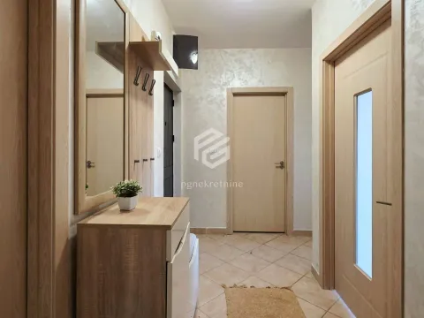 Izdavanje, dvosoban stan, 65m², Stari Aerodrom, Podgorica - image 17