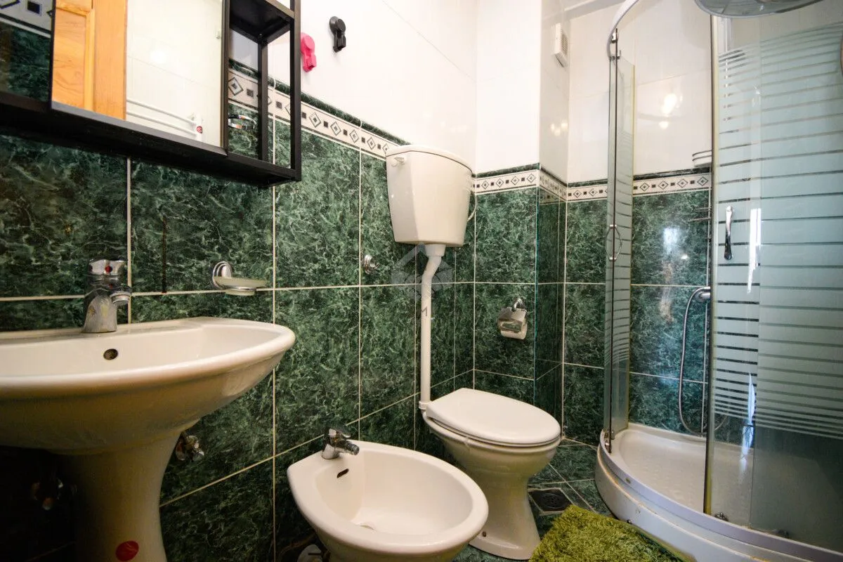Rent, house, 200m², Gorica C, Podgorica