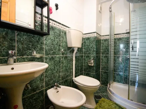 Rent, house, 200m², Gorica C, Podgorica - image 17