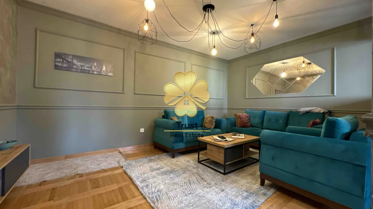 Izdavanje, dvosoban stan, 60m², Stari Aerodrom, Podgorica