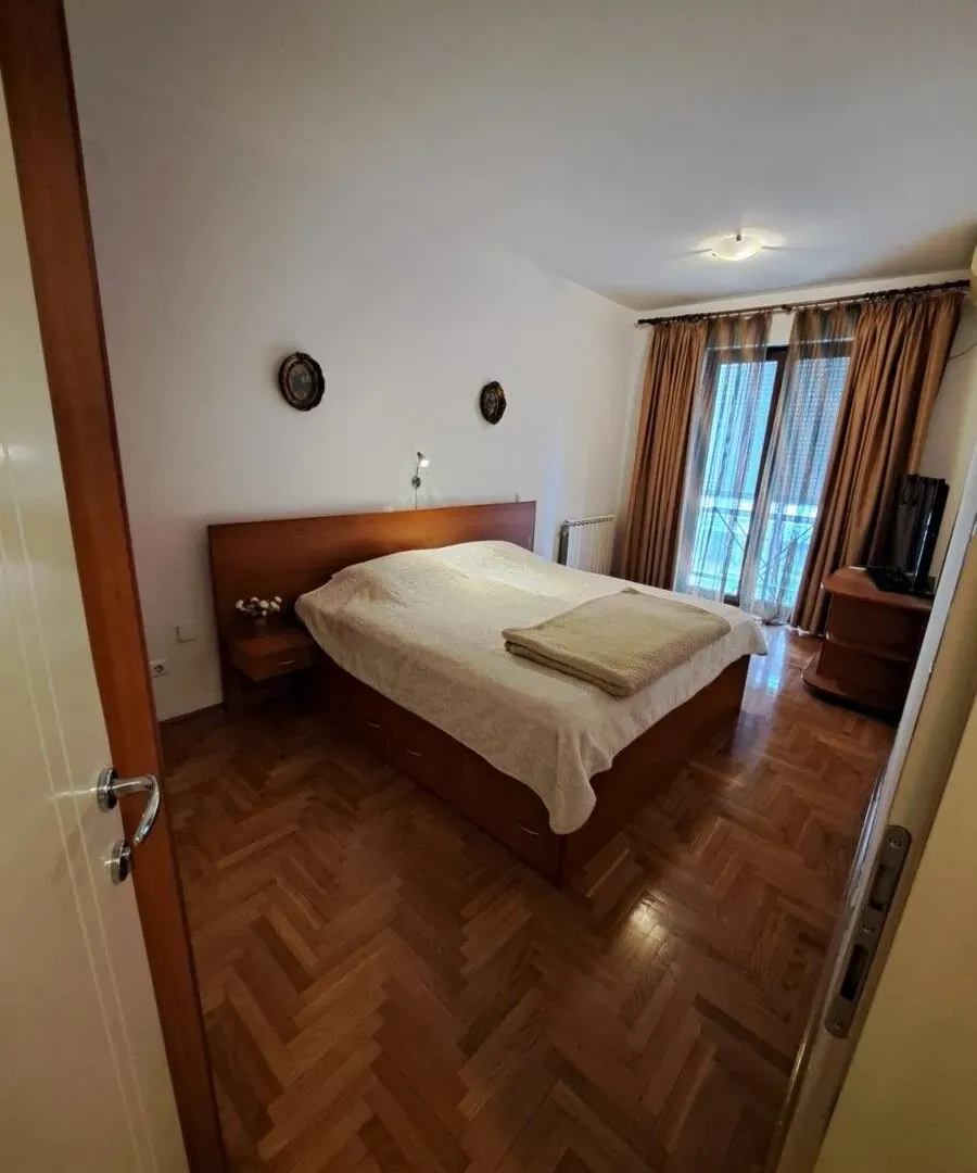 Izdavanje, dvosoban stan, 75m², Preko Morače, Podgorica