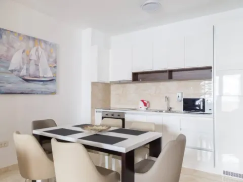 Prodaja, dvosoban stan, 89m², Bečići, Budva - image 5