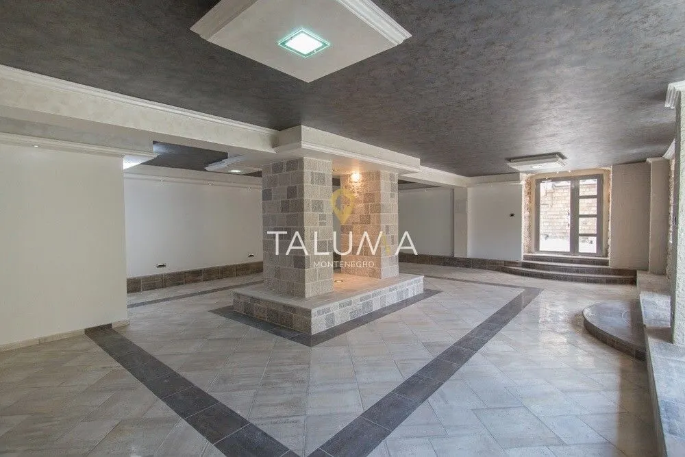 Sale, office space, 102m², Centar, Herceg Novi