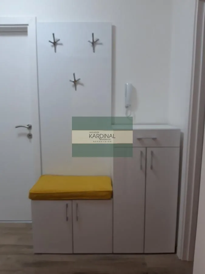 Izdavanje, dvosoban stan, 64m², Erdoglija, Kragujevac