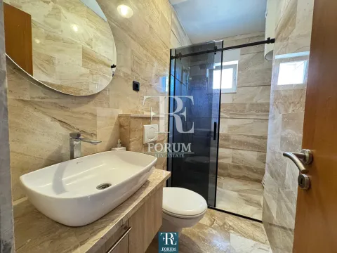 Prodaja, trosoban stan, 84m², Stari Aerodrom, Podgorica - image 8