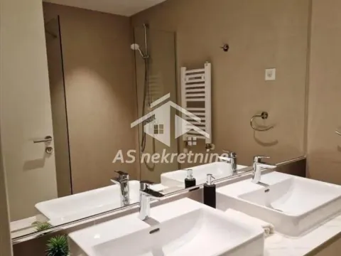 Izdavanje, četvorosoban stan, 109m², Savski Venac, Beograd - image 18