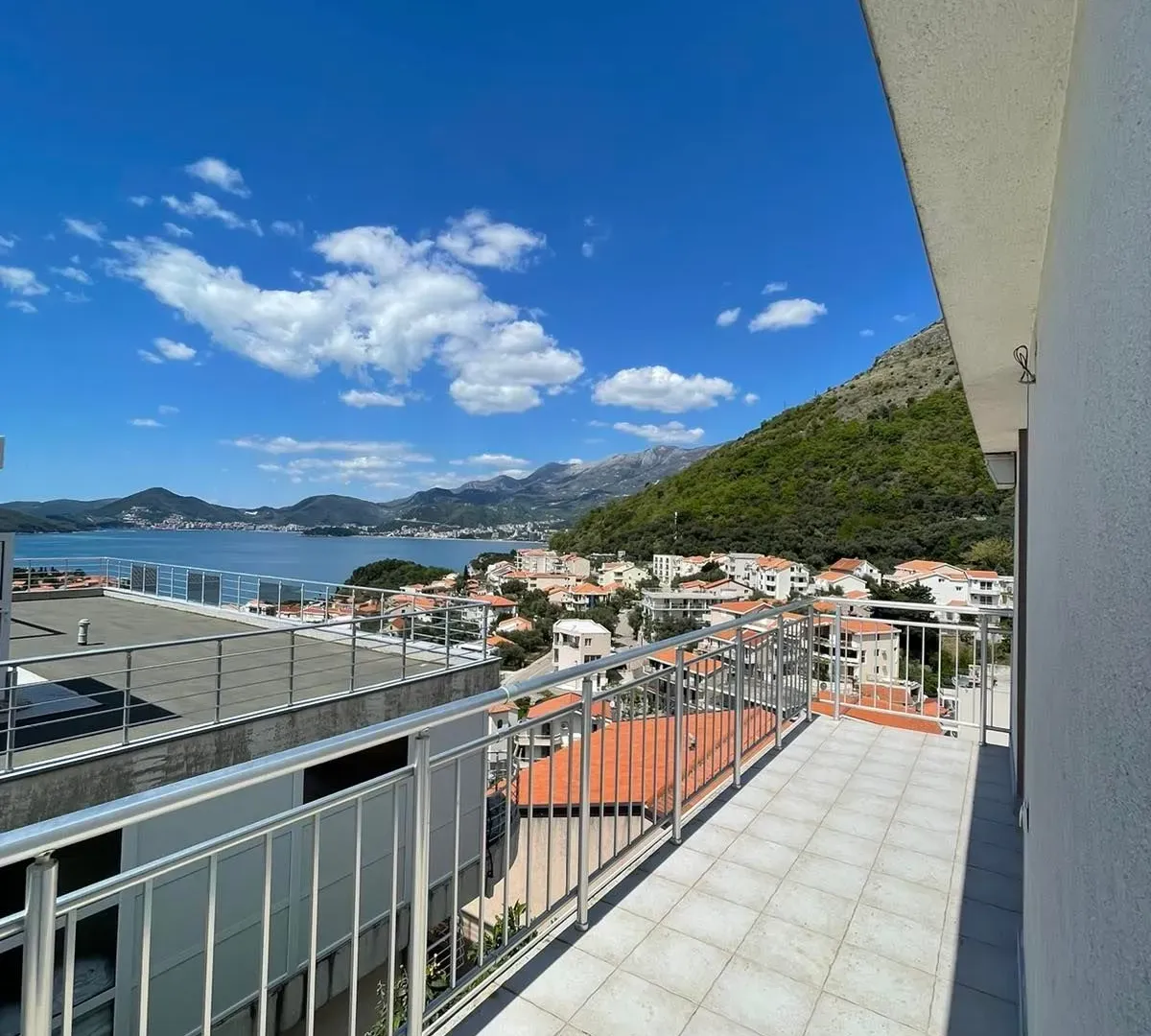 Rent, studio apartment, 40m², Sveti Stefan, Budva