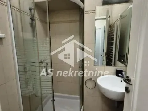 Izdavanje, trosoban stan, 115m², Slavija, Vračar Sve Podlokacije - image 20