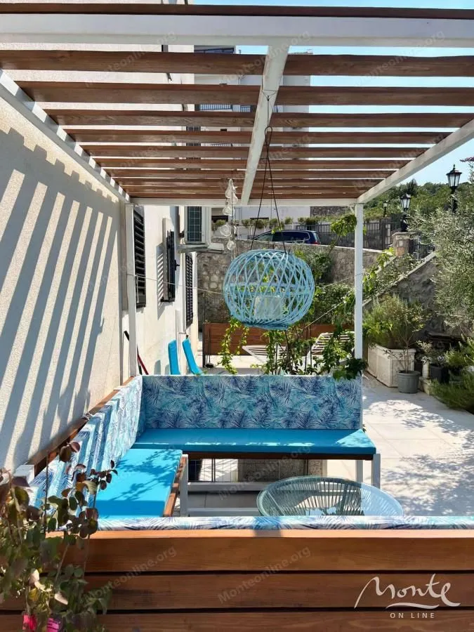 Prodaja, dvosoban stan, 47m², Đuraševići, Tivat