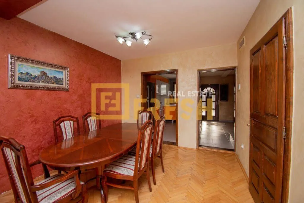Rent, house, 200m², Konik, Podgorica