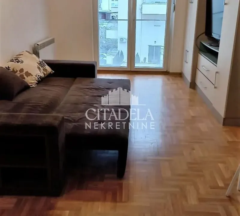 Izdavanje, jednosoban stan, 32m², Žarkovo, Beograd