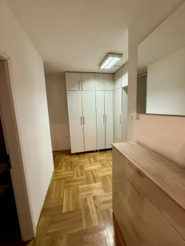 Izdavanje, jednosoban stan, 50m², Stari Aerodrom, Podgorica - image 7