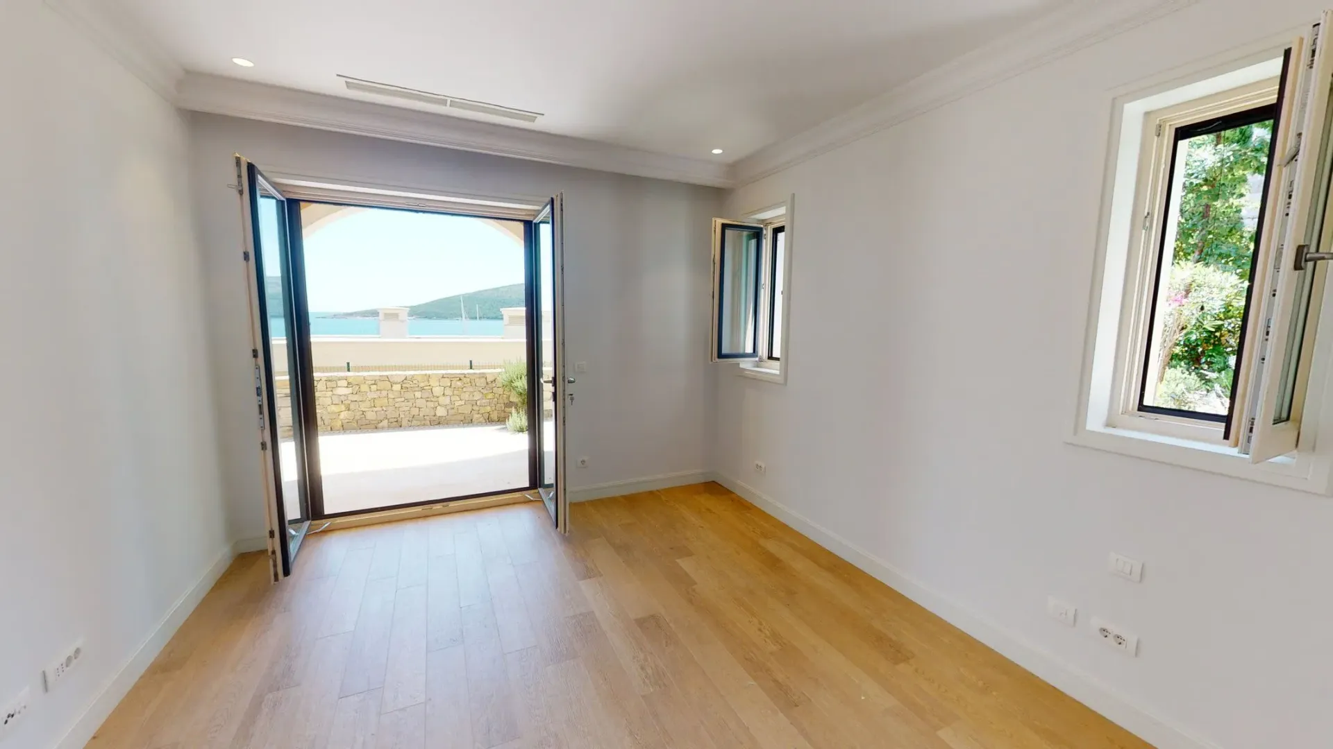 Sale, two bedroom apartment, 124m², Kotor, Crna Gora