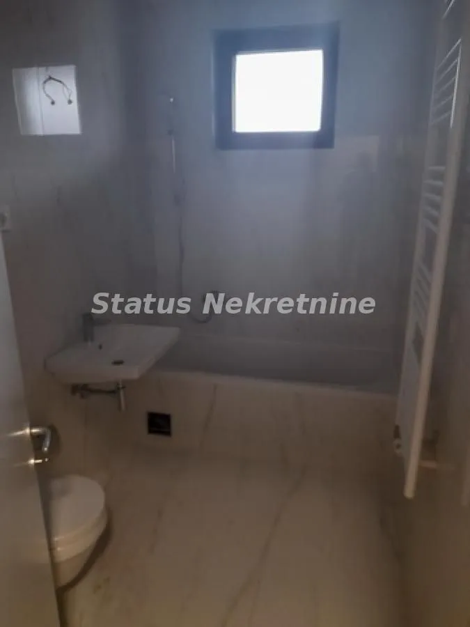 Prodaja, četvorosoban stan, 126m², Centar, Novi Sad