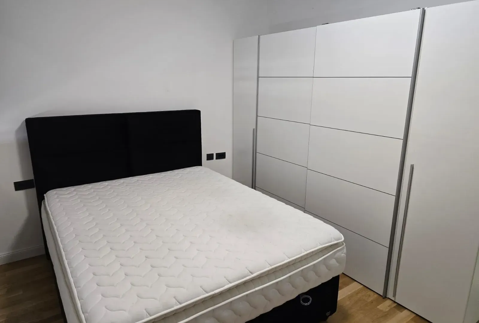 Prodaja, trosoban stan, 130m², Dalmatinska ulica, Podgorica