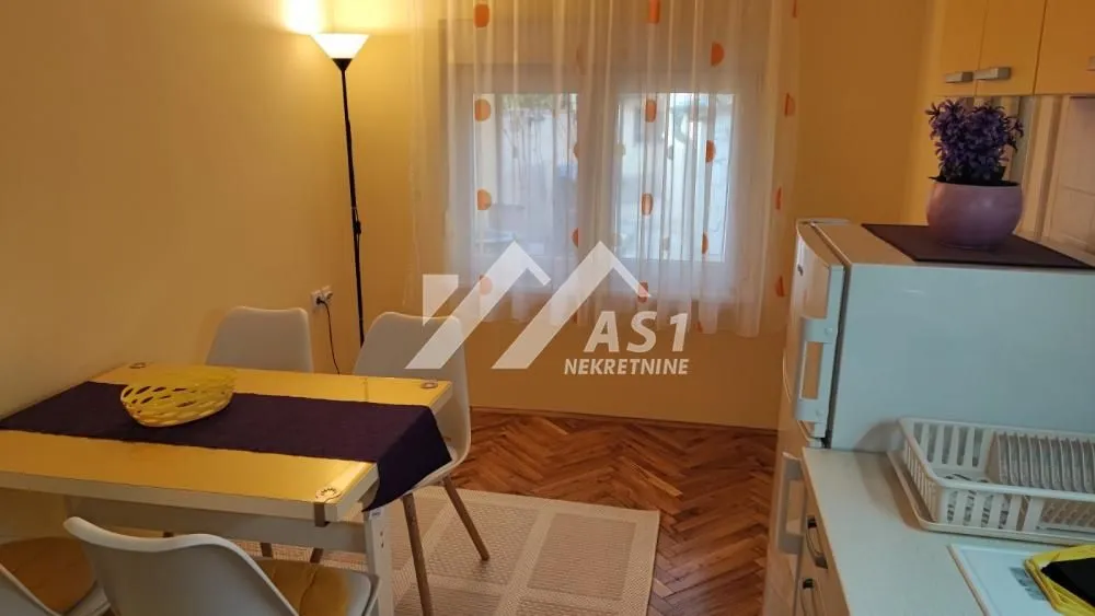 Izdavanje, jednosoban stan, 40m², Salajka, Novi Sad Sve Podlokacije