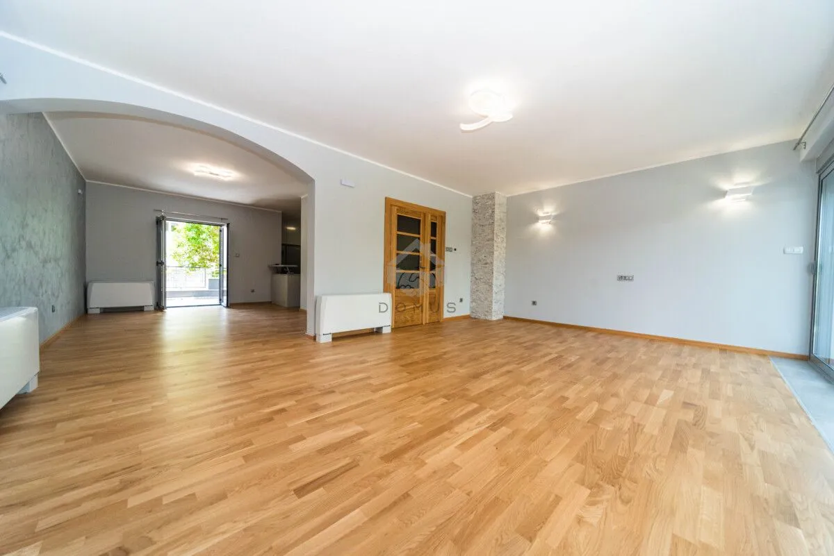 Rent, house, 320m², Zlatica, Podgorica