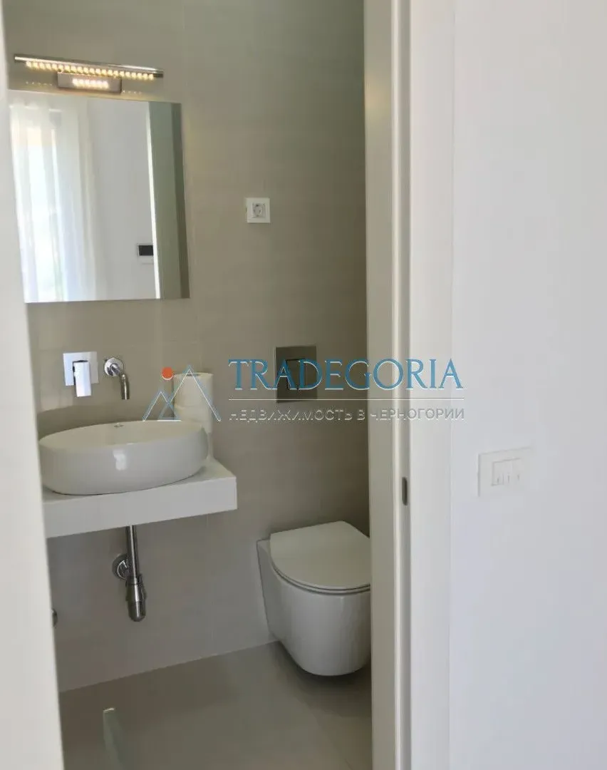Prodaja, dvosoban stan, 65m², Bečići, Budva