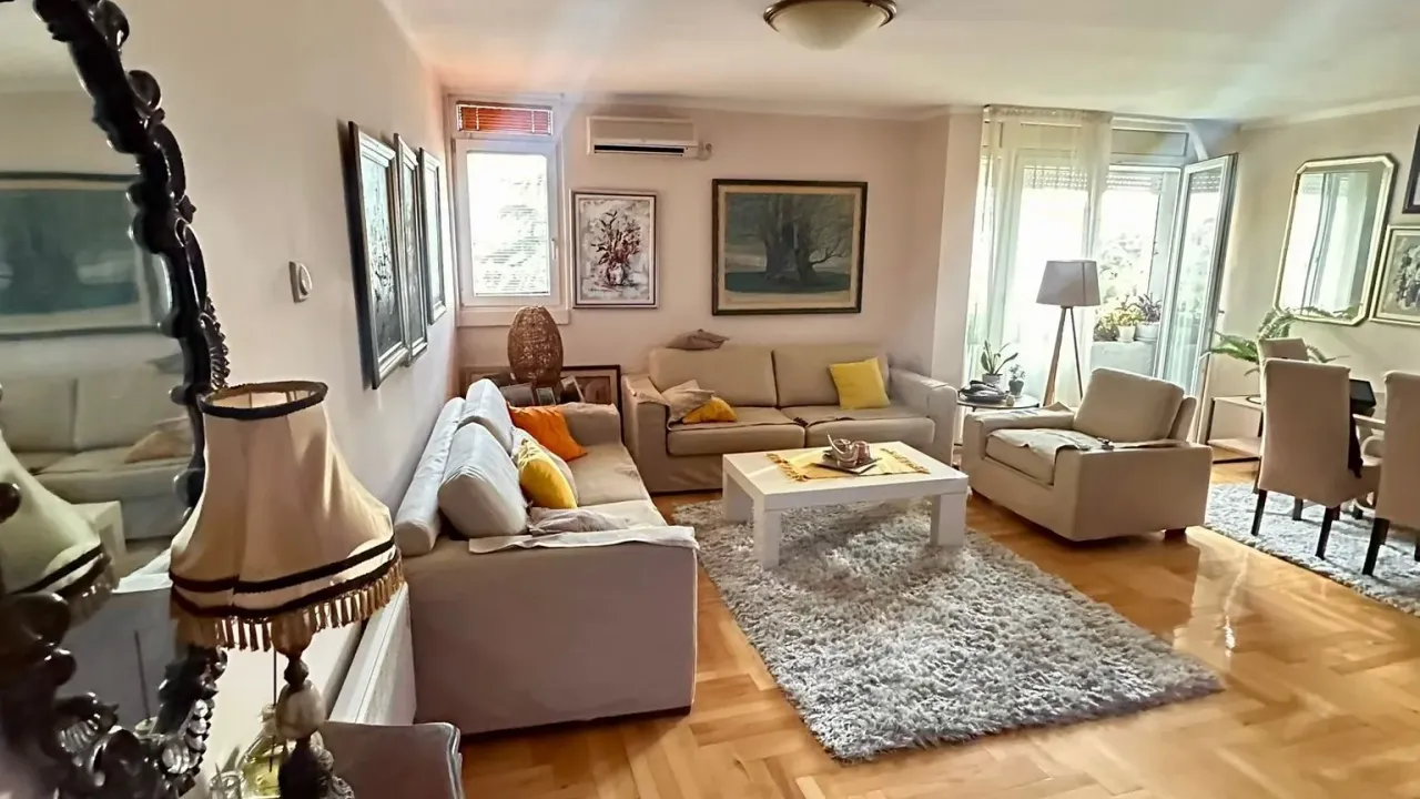 Prodaja, trosoban stan, 101m², Blok 5, Podgorica