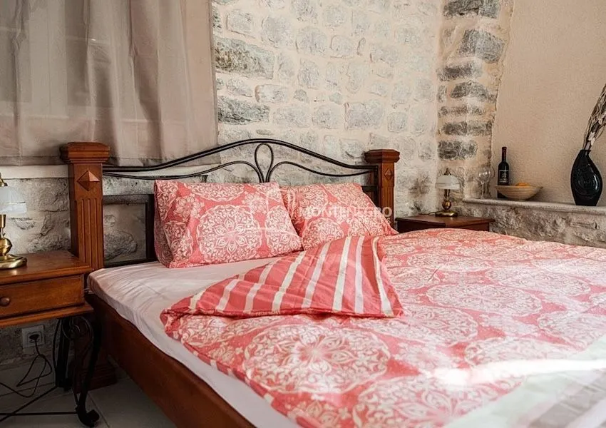 Prodaja, jednosoban stan, 54m², Dobrota, Kotor