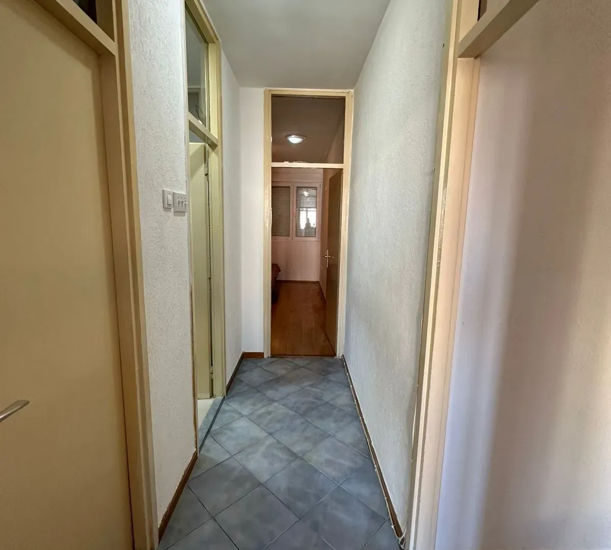 Izdavanje, dvosoban stan, 70m², Gintaš, Podgorica
