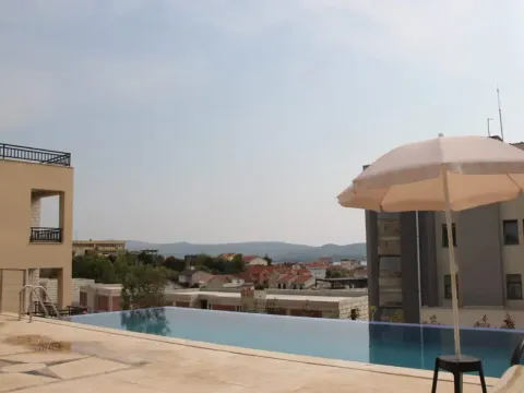 Prodaja, stan, 42m², Tivat, Crna Gora - image 1