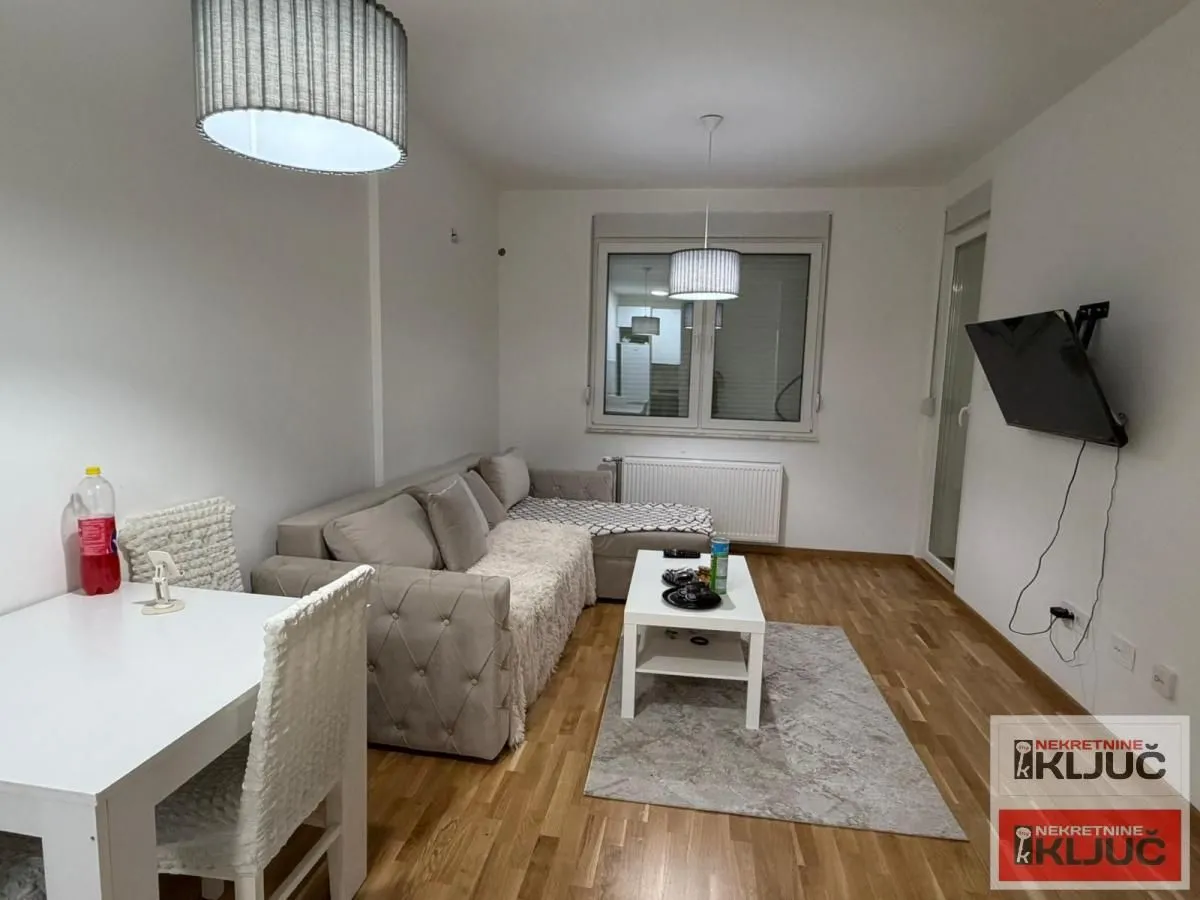Prodaja, dvosoban stan, 43m², Avijatičarsko naselje, Novi Sad Sve Podlokacije