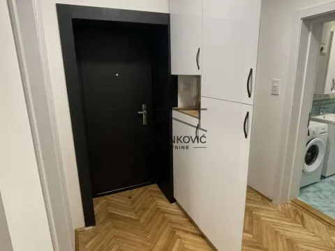 Izdavanje, jednosoban stan, 32m², Rotkvarija, Novi Sad Sve Podlokacije - image 4