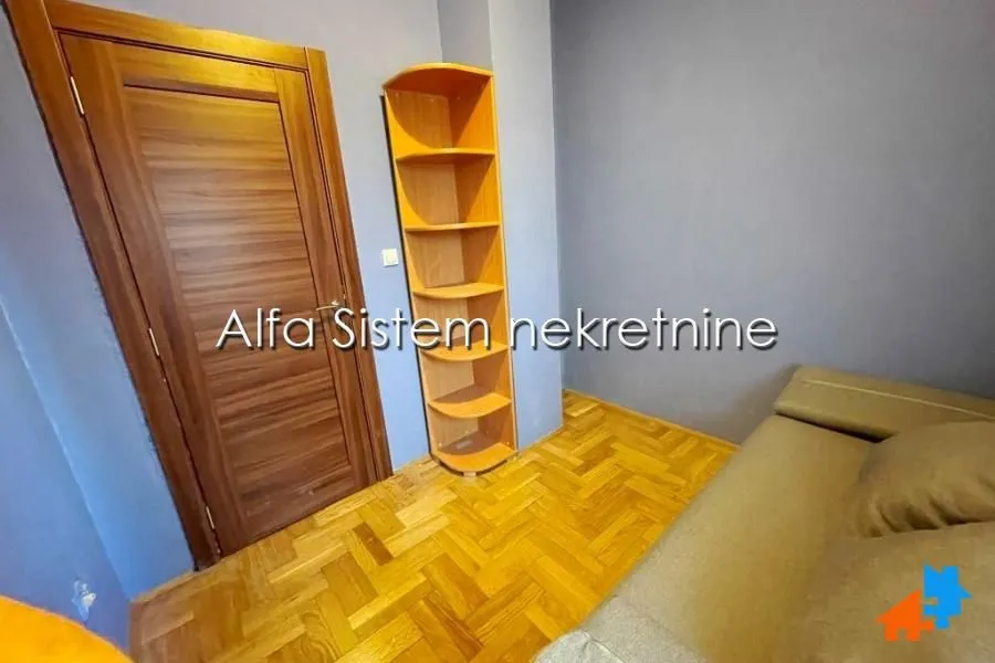 Izdavanje, trosoban stan, 65m², Južni Bulevar, Vračar Sve Podlokacije