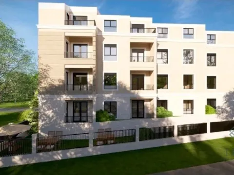 Prodaja, dvosoban stan, 66m², Stari Aerodrom, Podgorica - image 1